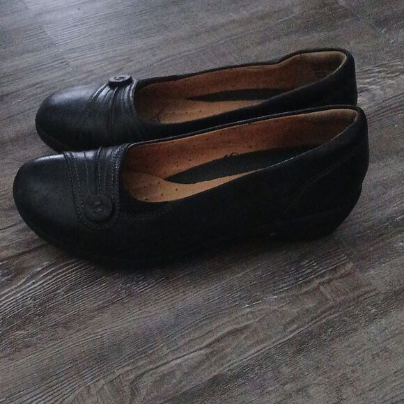 Clarks Artisan Unstructured black dress show with heel  Sz 7.5 - Picture 3 of 8